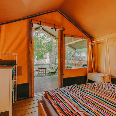 Hotel Rendes Glamping à Balatonrendes Extérieur photo