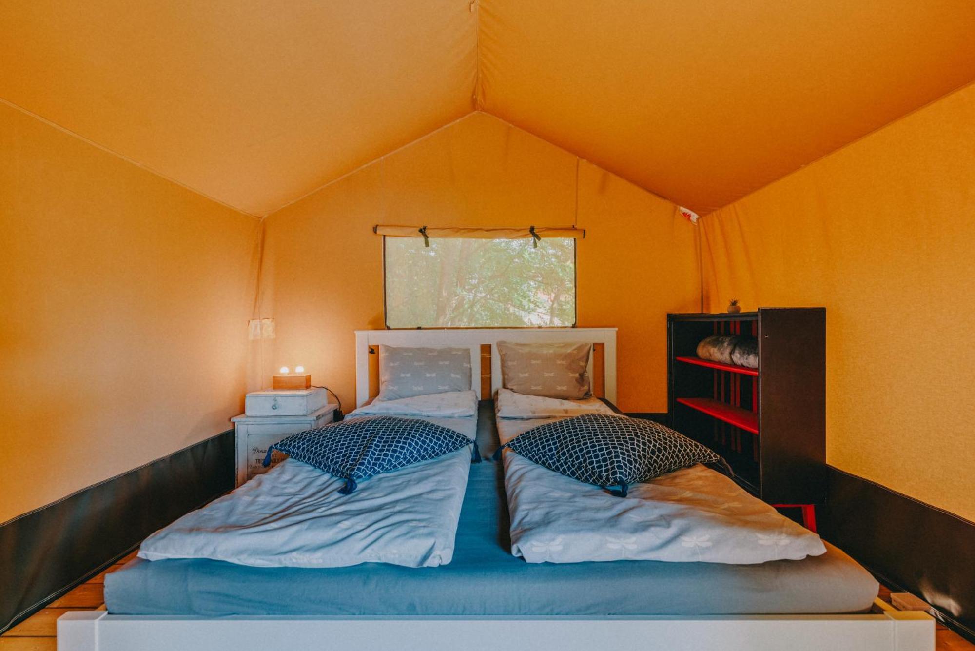 Hotel Rendes Glamping à Balatonrendes Extérieur photo