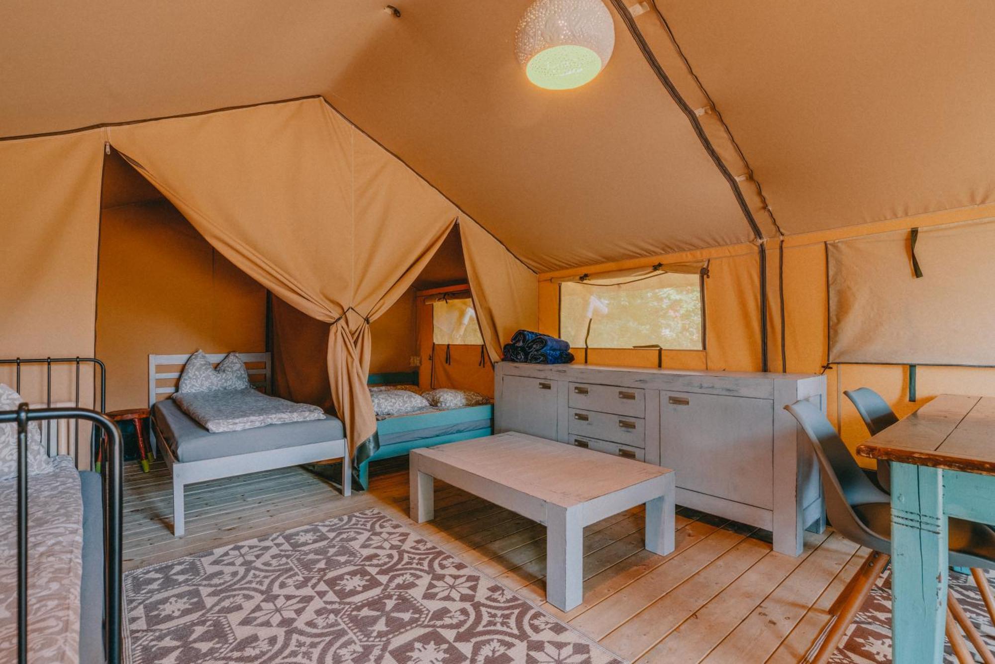 Hotel Rendes Glamping à Balatonrendes Extérieur photo