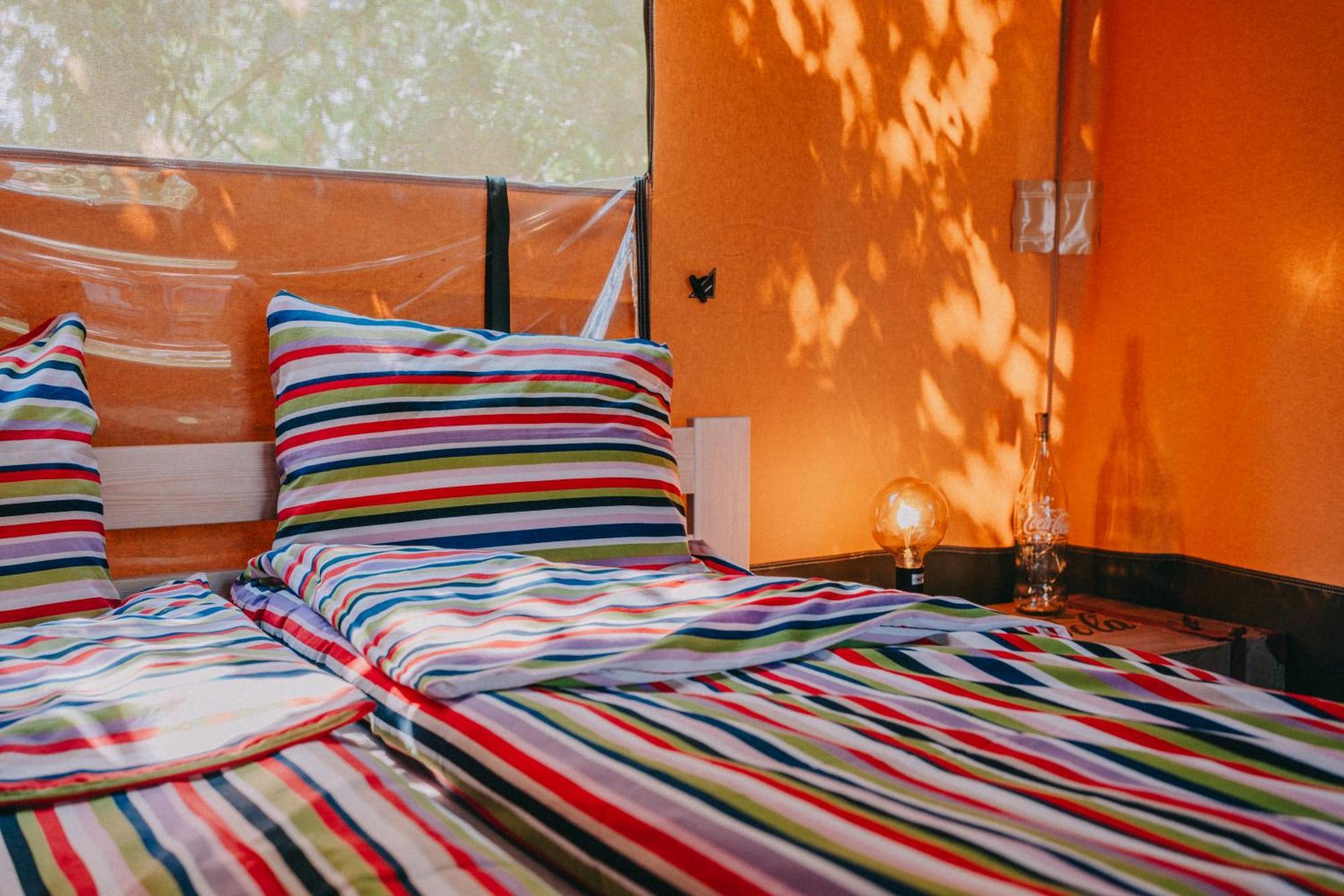 Hotel Rendes Glamping à Balatonrendes Extérieur photo