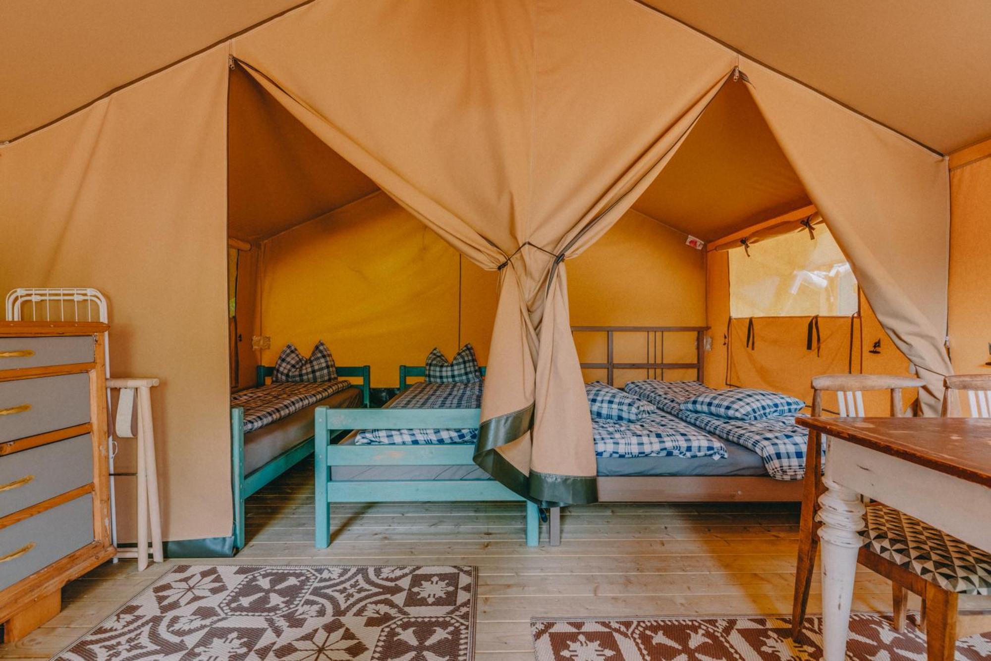 Hotel Rendes Glamping à Balatonrendes Extérieur photo
