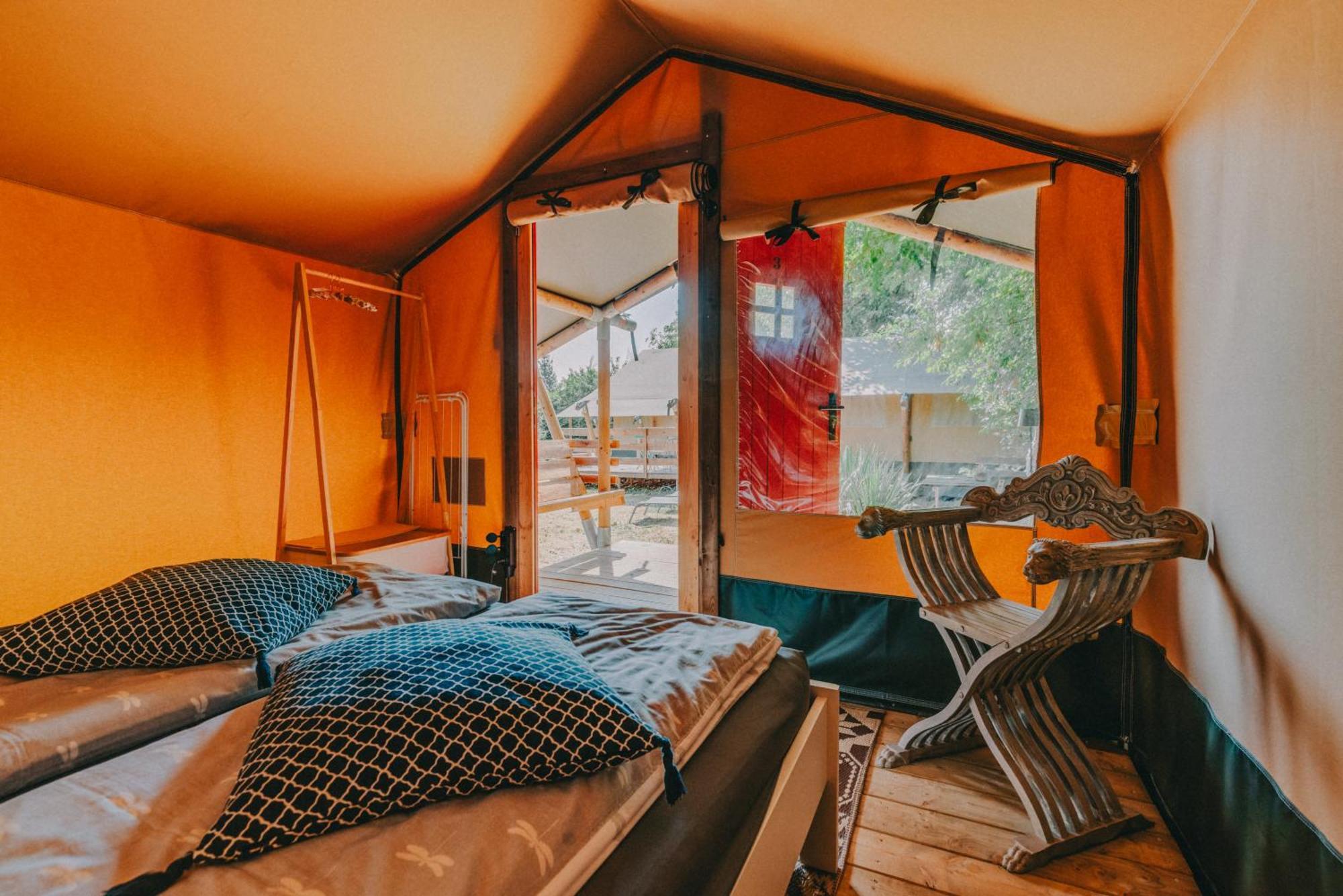 Hotel Rendes Glamping à Balatonrendes Extérieur photo