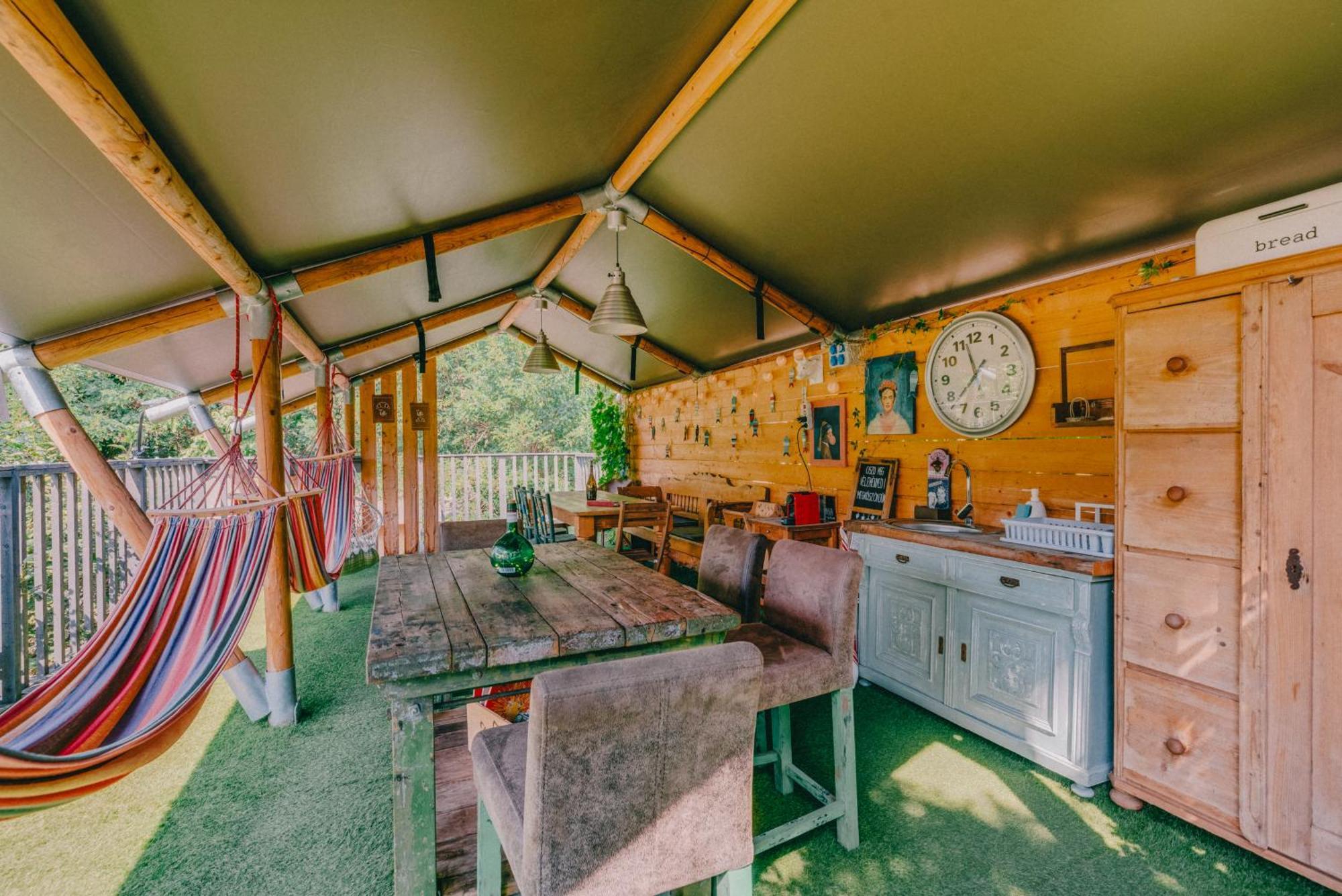 Hotel Rendes Glamping à Balatonrendes Extérieur photo